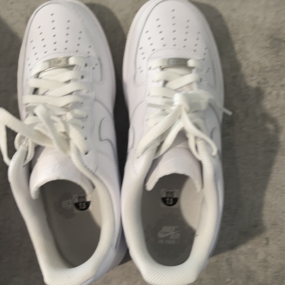 Barely used Nike AF1 all white